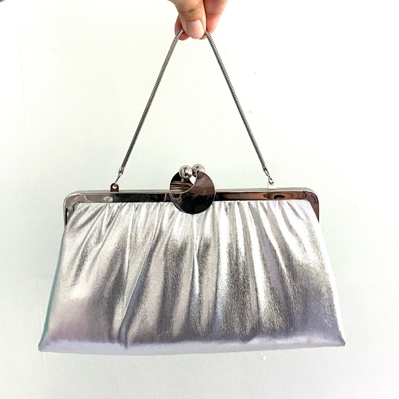 Vintage 60’s silver kiss clasp mod handbag purse evening bag - Picture 2 of 4
